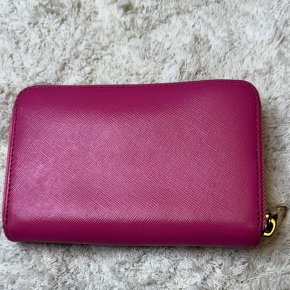 Tory Burch Fuchsia Mini Robinson Wallet Zip Around with Gold Logo - Picture 2 of 10